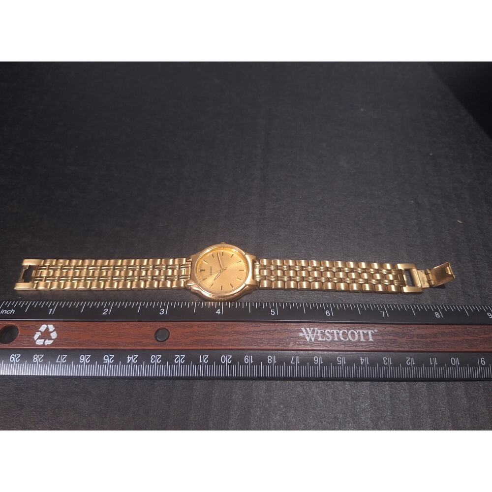 Seiko V701-2B60 Quartz Dress Watch Linen Look Dial Gold Tone Original Bracelet - Picture 7 of 10